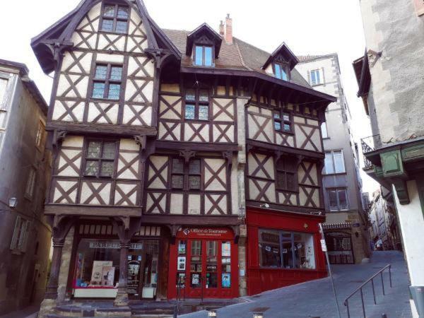 Le Medieval Thiers Exteriér fotografie